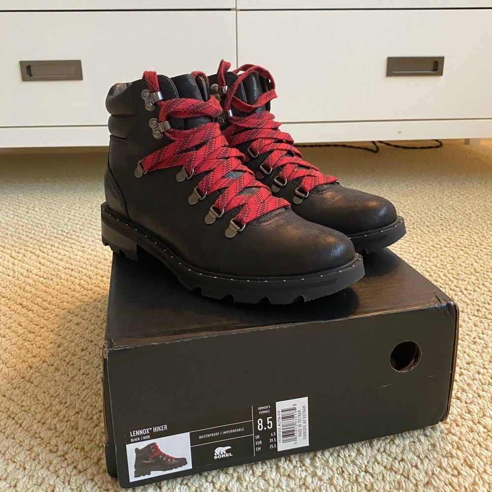 Sorrel women’s Lennox Hiker Boot